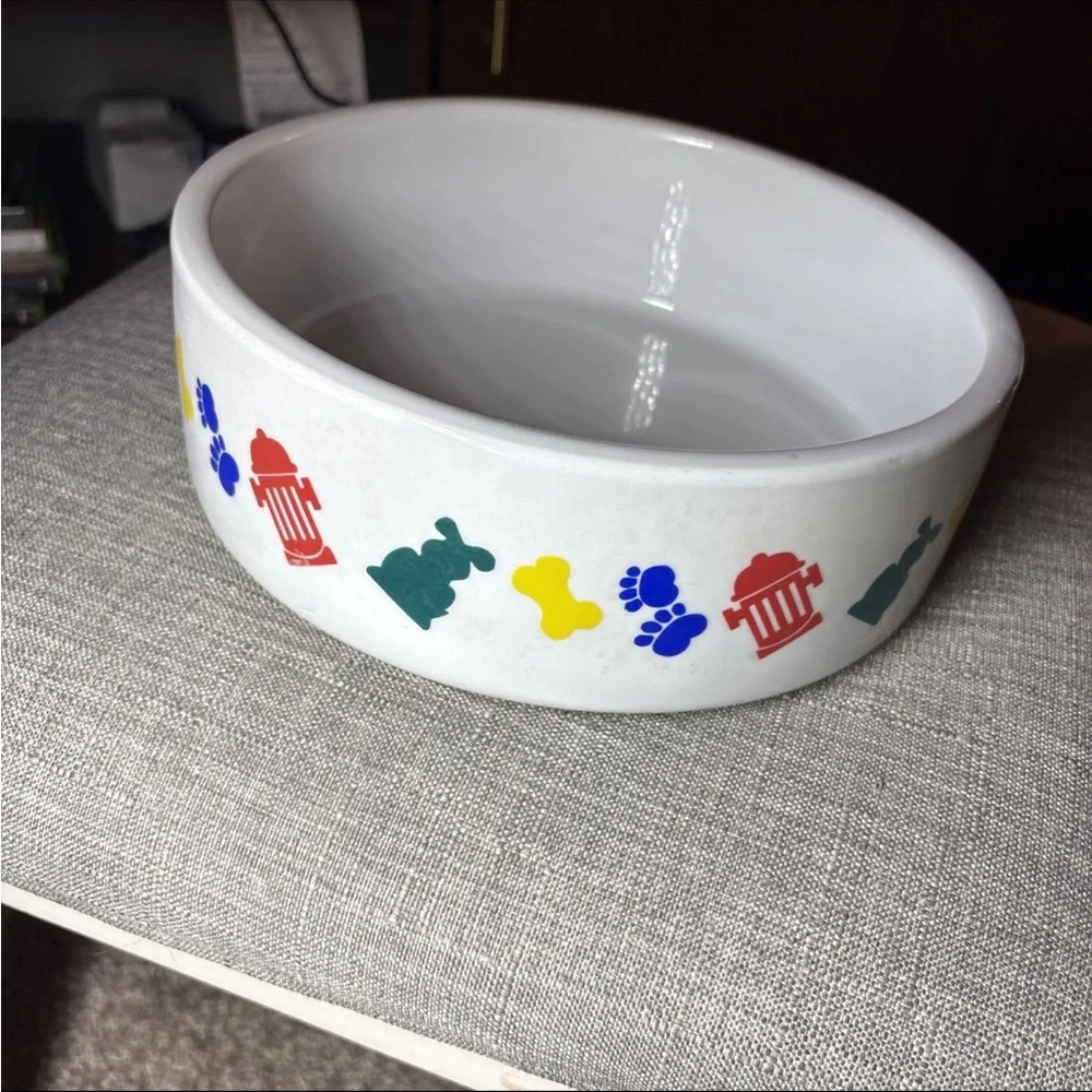 Ceramic White Paw Prints Fire Hydrant Bones Large Dog Food Bowl - 9